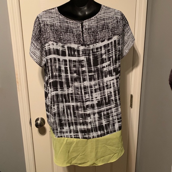 Hi-lo blouse - Picture 3 of 4